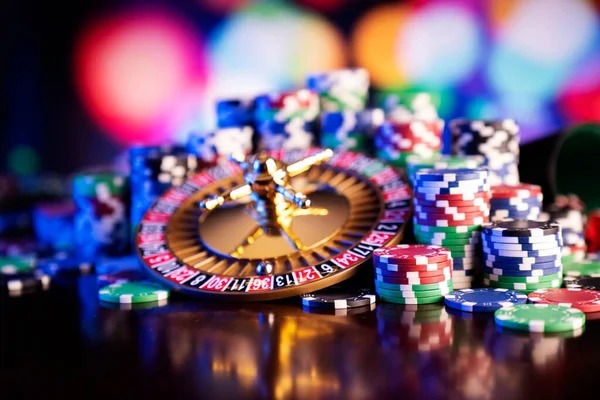 Widescreen view of the live dealer game lobby